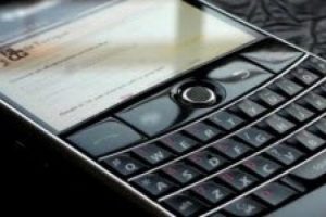 Cep telefonu devi sonunda pes etti