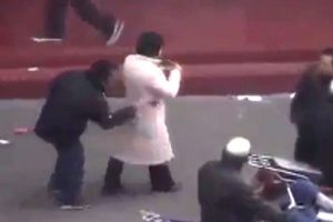 Maşalı hırsız kameraya yakalandı