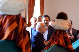 Cemil &Ccedil;i&ccedil;ek d&uuml;şme tehlikesi ge&ccedil;irdi