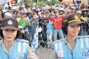 Biber gazı yerine dans
