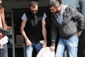 Havaalanında 2.5 milyon dolarla yakalandı