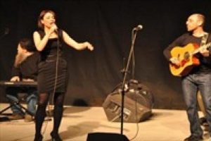 Ezgi'nin G&uuml;nl&uuml;ğ&uuml;'nden muhteşem konser