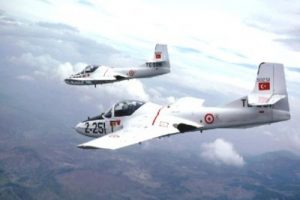 Ankara'da eğitim u&ccedil;ağı acil iniş yaptı