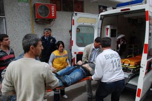 İskeleden d&uuml;şen sıvacı yaralandı