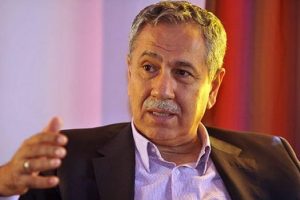Yargılandığını d&uuml;nya alem g&ouml;rse