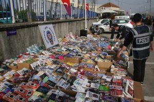 Bursa polisinden korsan baskını