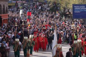Bursa'da 7'den 70'e fetih coşkusu