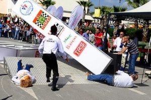Ege Rallisi'nde platorm &ccedil;&ouml;kt&uuml;: 2 yaralı