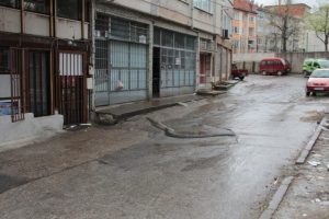 Hırsız işyerindeki kamyoneti &ccedil;aldı