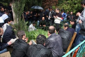 Mustafa Er babasını son yolculuğuna uğurladı
