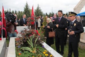 Bursa'da şehit polisler unutulmadı