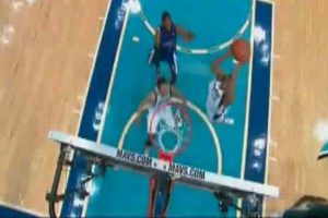 Bir basket attı salon yıkıldı