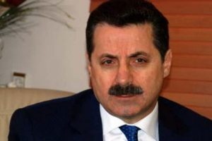 Bakan Faruk &Ccedil;elik hastaneye kaldırıldı