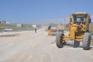 Kampus yolu asfaltlanıyor