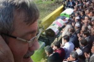 Belediye başkanını yine ağlattılar