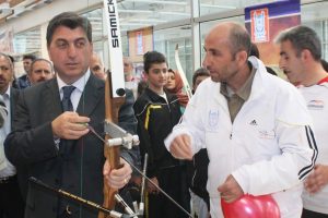 Başkan &Ouml;zc&uuml; hedefi 12'den vurdu