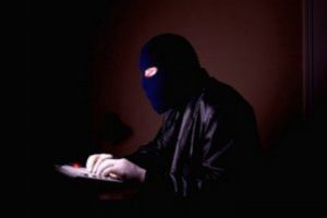 Hacker'ı g&ouml;ğ&uuml;sler yaktı