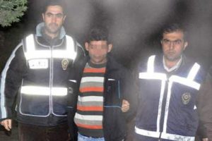 İki kişiyi &ouml;ld&uuml;rmekten yargılanan sanık ilk kez konuştu