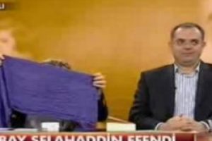 Afyoncu ve Barlas'ın canlı yayında zor anları
