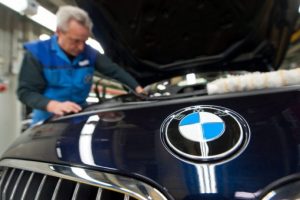 BMW ara&ccedil;larını geri &ccedil;ağırıyor