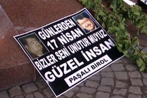 Turgut &Ouml;zal kabri başında anıldı