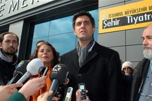 Tiyatro sanat&ccedil;ılarının repertuar isyanı