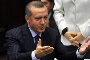 Başbakan'dan Atat&uuml;rk s&uuml;rprizi