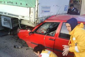 Direksiyon başında uyku &ouml;l&uuml;mle bitti