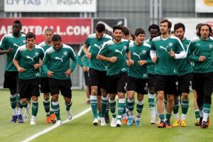 Bursaspor Belediye'yi g&ouml;z&uuml;ne kestirdi
