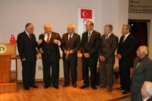 Masum T&uuml;rker'den esnafa &ccedil;ağrı
