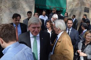 Alman Başbakan'ı Ulucami'ye almadılar