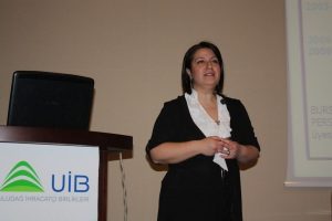 UİB'den İngilizce pazarlama semineri