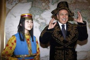 B&uuml;lent Arın&ccedil;'ın şapkaları