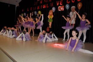 &Ccedil;ocuklar 23 Nisan'ı coşkuyla kutladı