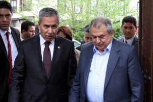 Arın&ccedil;'tan Başbakan'a Bursa kebabı