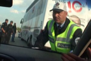 İHA muhabirine polisten &ccedil;irkin saldırı