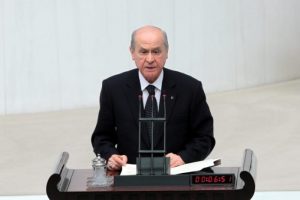Bah&ccedil;eli'den sivil anayasa mesajı