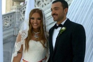 Demet Akalın evlendi