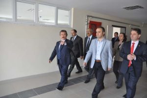 İneg&ouml;l İşletme Fak&uuml;ltesi kapılarını a&ccedil;ıyor