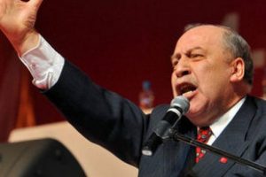 Hangi eski bakan evleniyor?