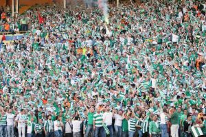 Bursaspor taraftarı İzmir'i inletti