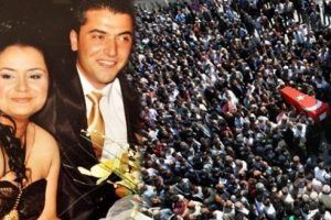 Şehit uzman &ccedil;avuşu binlerce kişi uğurladı