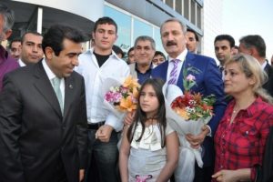 Bilek g&uuml;reşi yaptı iş s&ouml;z&uuml; aldı