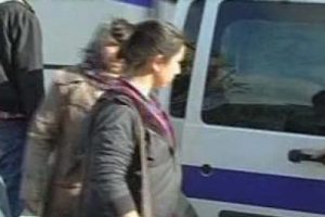 Kızının sevgilisinin kafasını yardı