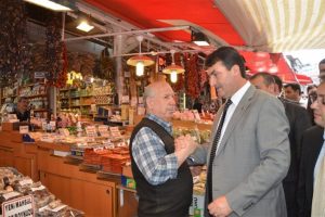 D&uuml;ndar &ccedil;arşı esnafını dinledi