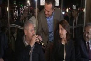 Bakan Yıldırım İzmir'de t&uuml;rk&uuml; s&ouml;yledi