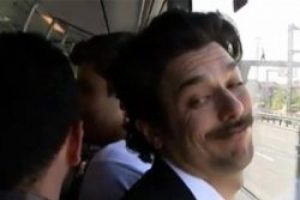 Hayrettin'den metrob&uuml;s reklamına komik misilleme