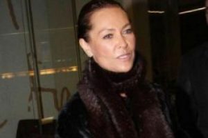 H&uuml;lya Avşar: Bakma lann