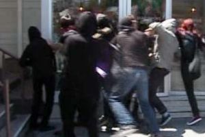 Ortalık savaş alanına d&ouml;nd&uuml;