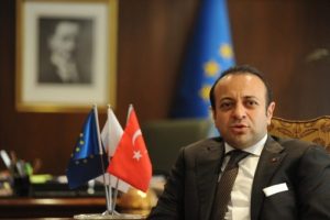 3 d&ouml;nem şartının kalkmasına karşıyım